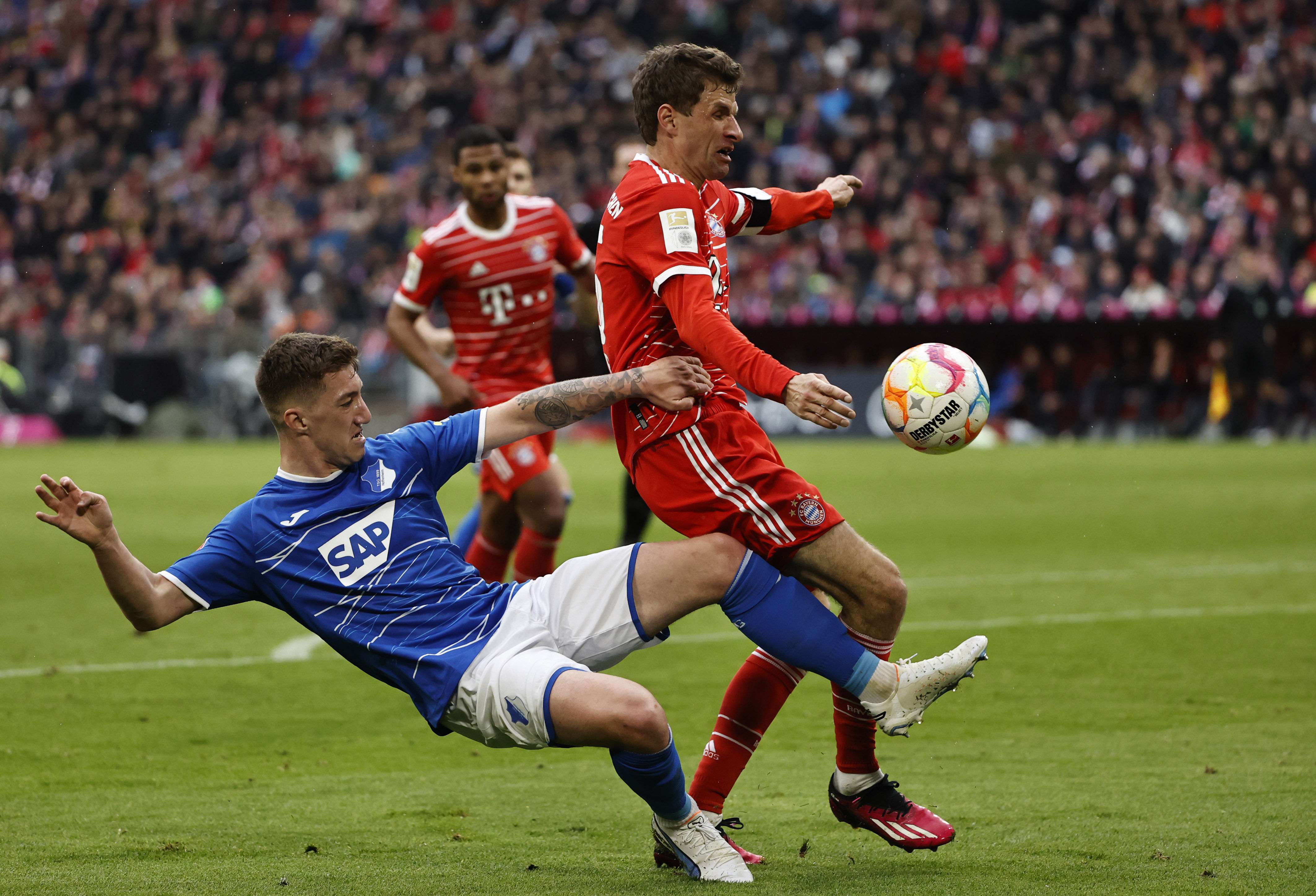 汽车遥控天线自动组装线